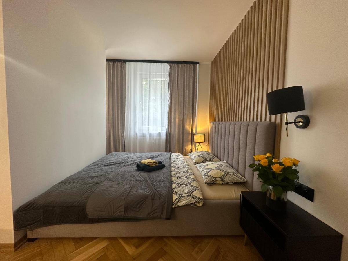 Mki Apartments - Zlota 69 Warsaw City Center Apartment Eksteriør billede